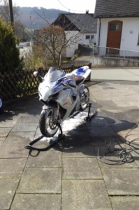 Motorrad zu Hause waschen