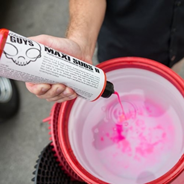 Autoshampoo im Wascheimer