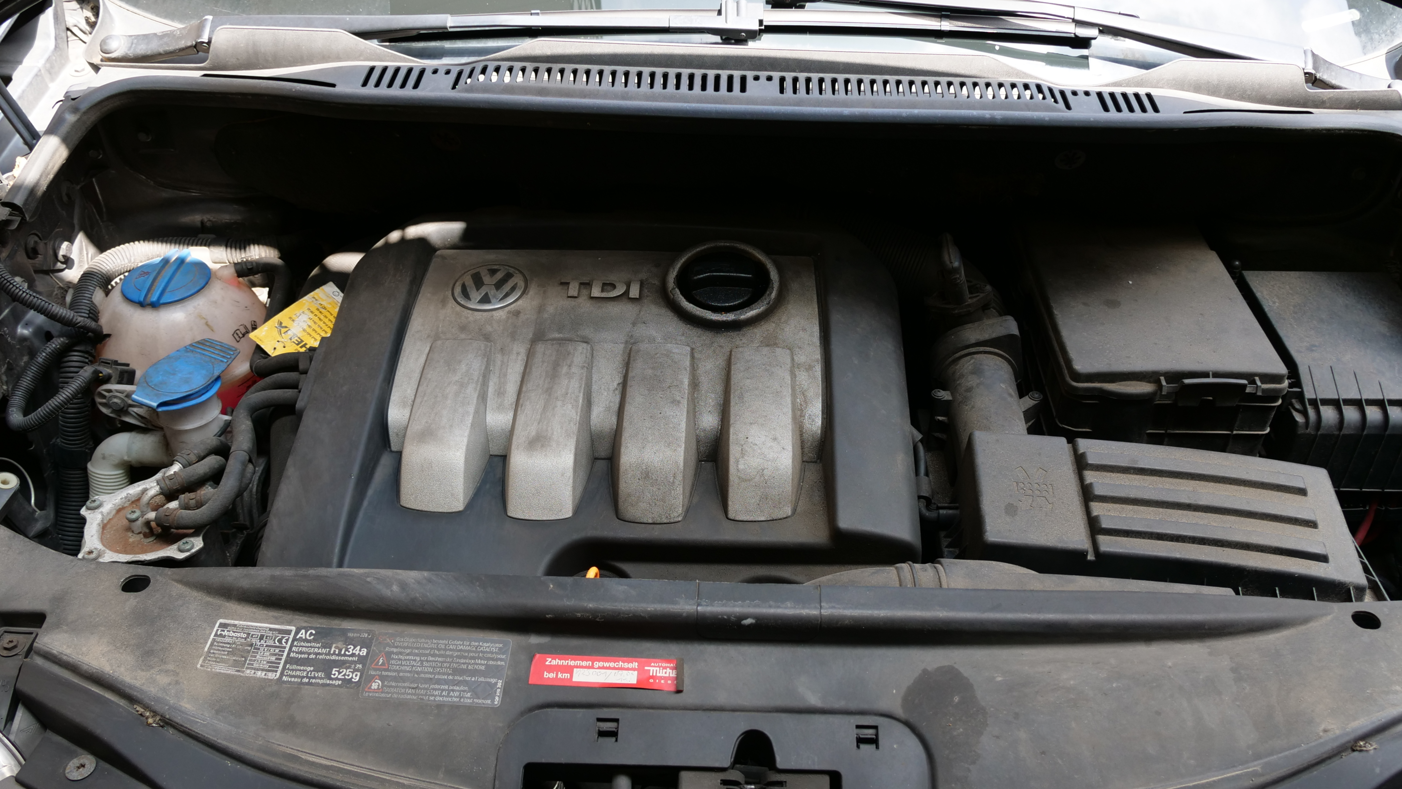Motorraum reinigen & konservieren mit Koch Chemie Motorplast