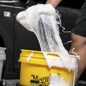 Meguiar’s Hybrid Ceramic Wash & Wax Autoshampoo 1420ml | Reinigt Sanft, Steigert Glanz und Glätte mit Hybrid-Keramik Wasserabperleffekt - G264848EU - 7