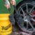 Meguiar's Supreme Wheel Brush - Felgenbürste Auto - Felgenreiniger Alufelgen - Sanfte + effektive Bürste für alle Felgentypen und Felgenoberflächen - Größe: Large 47x10cm - 5