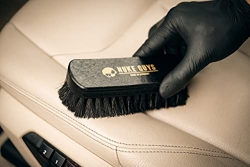 Nuke Guys Lederbürste M - made in Germany mit Rosshaarborsten Auto Innenraum Reinigung | weiche Textilbürste ideal für Autositze, Polster, Alcantara, Leder, Cabrioverdecke, Teppiche, Stoffsitze, Couch - 5