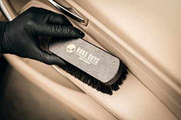 Nuke Guys Lederbürste M - made in Germany mit Rosshaarborsten Auto Innenraum Reinigung | weiche Textilbürste ideal für Autositze, Polster, Alcantara, Leder, Cabrioverdecke, Teppiche, Stoffsitze, Couch - 7